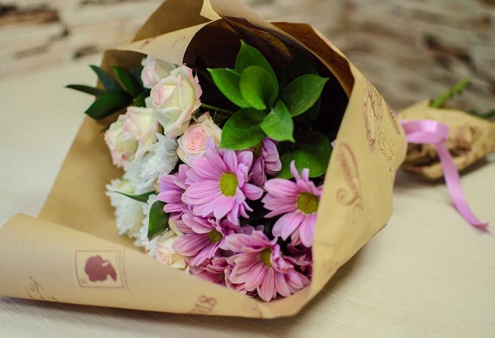 Букет цветов из: Розы и Хризантемы в Николиной Балке