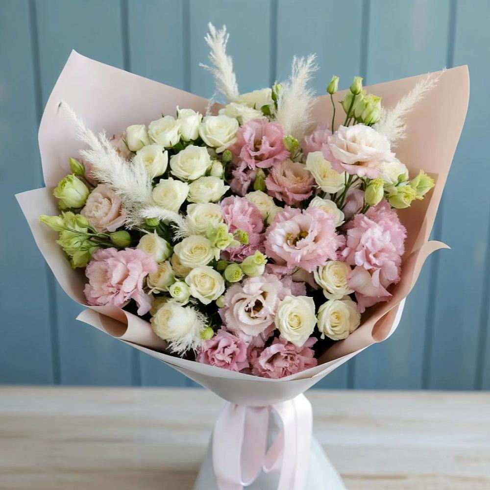 Букет цветов из: Альстромерии и Розы в Николиной Балке