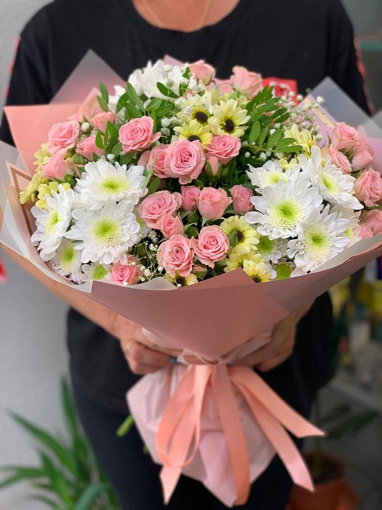 Букет цветов из: Розы и Хризантемы в Николиной Балке