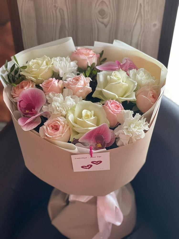 Букет цветов из: Орхидеи, Розы и Гвоздики в Николиной Балке