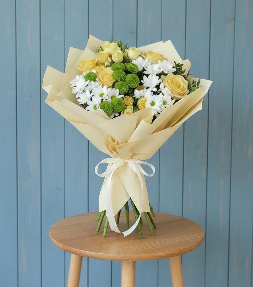 Букет цветов из: Хризантемы и Розы в Николиной Балке