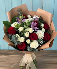 Букет цветов из:  Розы и Альстромерии в Николиной Балке