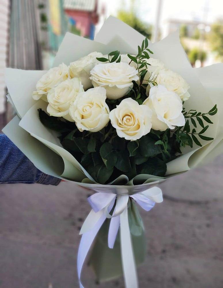 Букет Белые розы Проуд в Николиной Балке