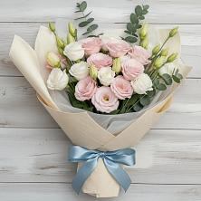 Букет цветов из:  Лизиантусы в Николиной Балке