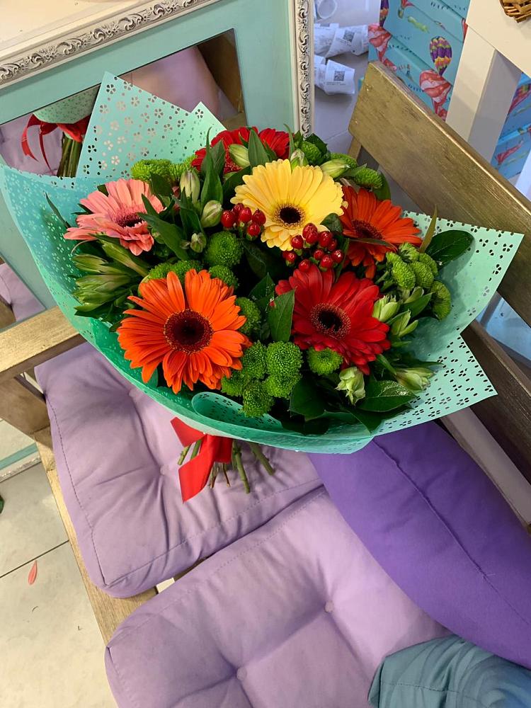 Букет цветов из: Герберы, Хризантемы и Альстромерии в Николиной Балке