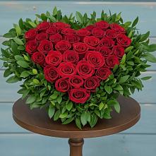 Цветочная композиция из Розы в виде сердца #REPLACE_PRED# Николиной Балке