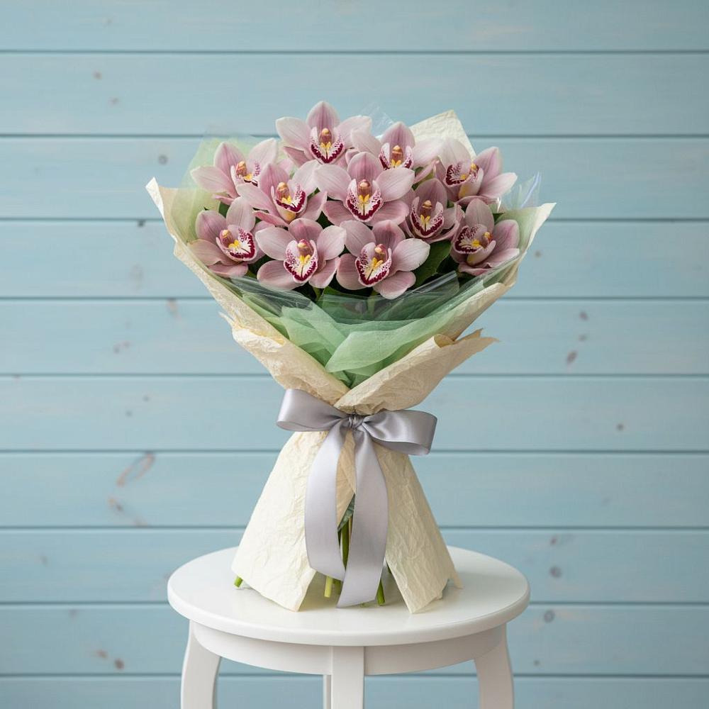 Букет цветов из: Орхидеи и Розы в Николиной Балке