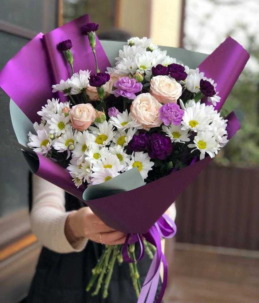 Букет цветов из: Хризантемы, Гвоздики и Розы в Николиной Балке