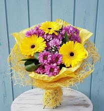 Букет цветов из:  Хризантемы и Герберы в Николиной Балке