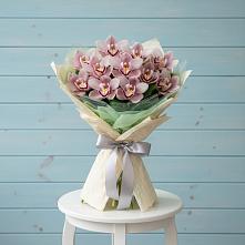 Букет цветов из:  Орхидеи и Розы в Николиной Балке