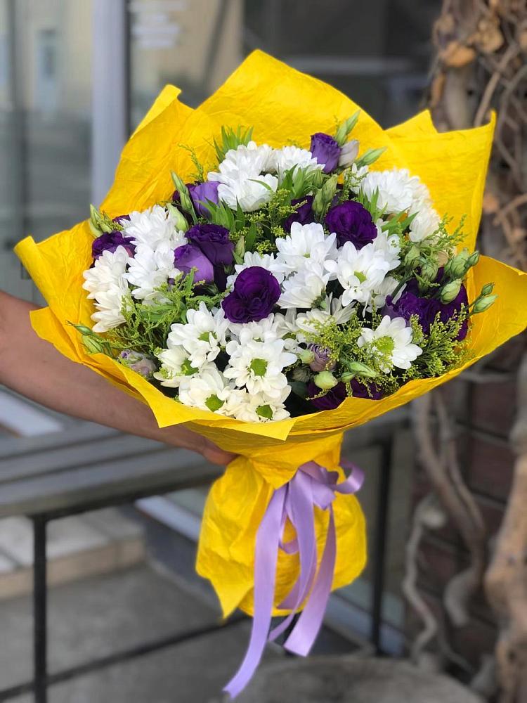 Букет цветов из: Ирисы, Хризантемы и Ромашки в Николиной Балке