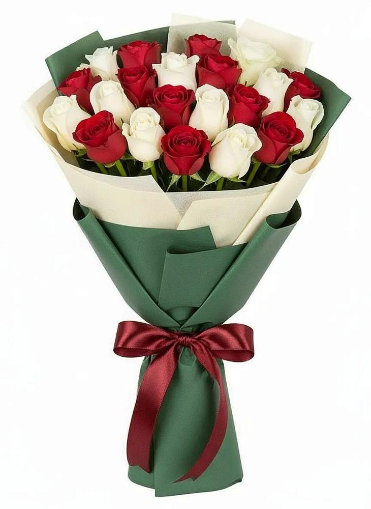 Букет Микс из красных и белых роз в Николиной Балке