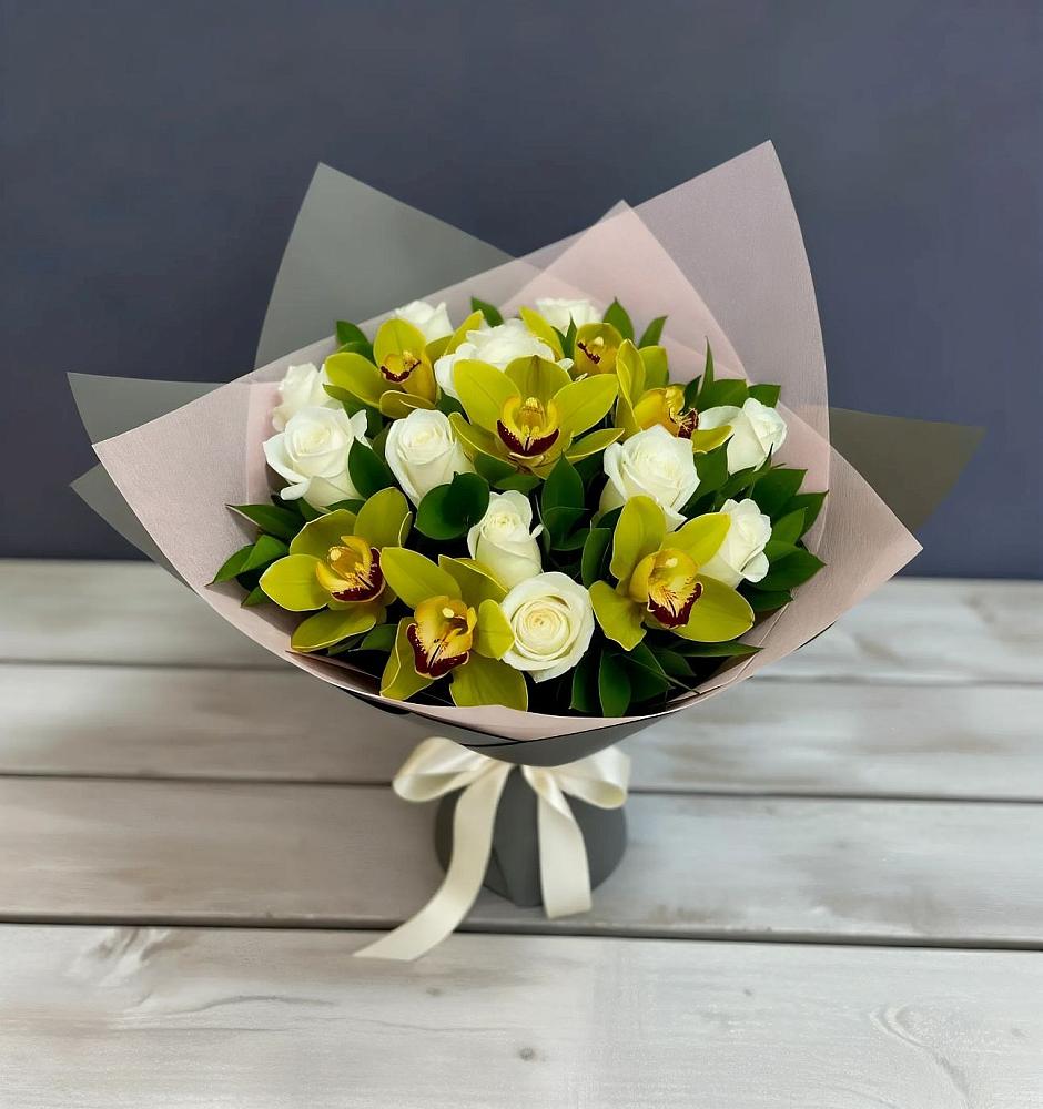 Букет цветов из: Орхидеи и Розы в Николиной Балке