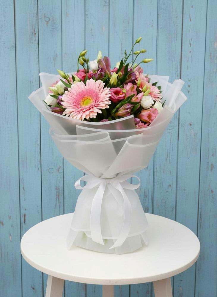 Букет цветов из: Герберы, Альстромерии и Лизиантусы в Николиной Балке