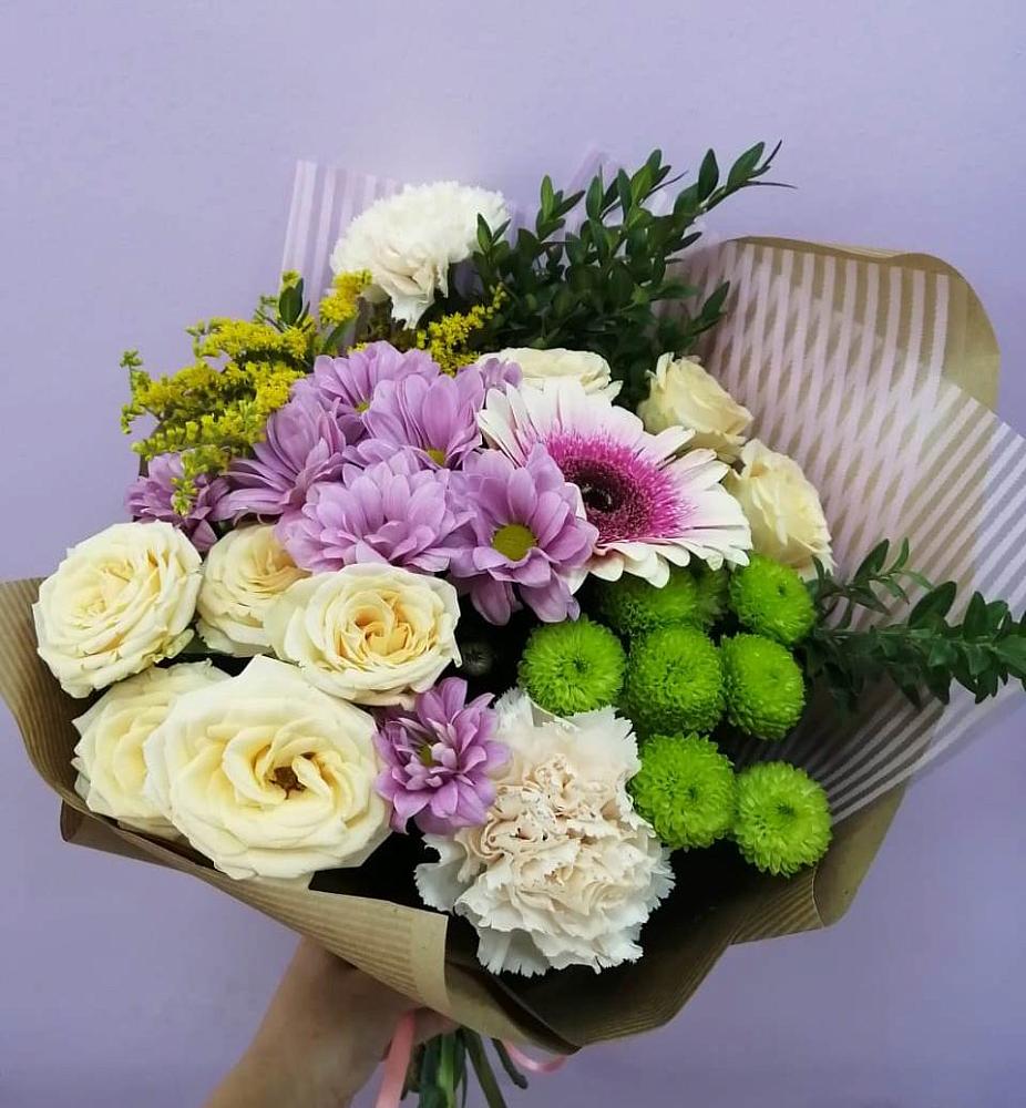 Букет цветов из: Хризантемы, Розы, Гвоздики и Герберы в Николиной Балке