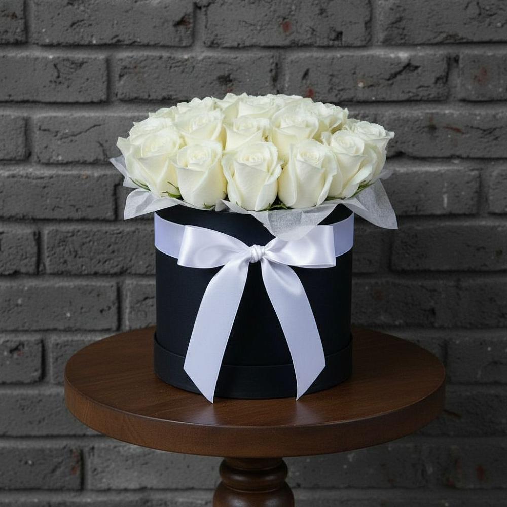 Цветочная композиция из Розы в шляпной коробке в Николиной Балке