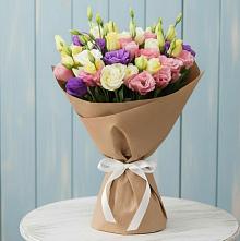 Букет цветов из:  Лизиантусы в Николиной Балке