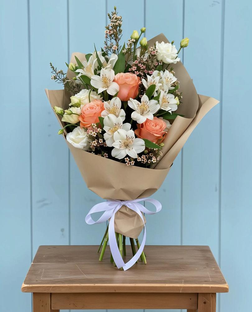 Букет цветов из: Альстромерии, Лизиантусы, Розы и Хризантемы в Николиной Балке